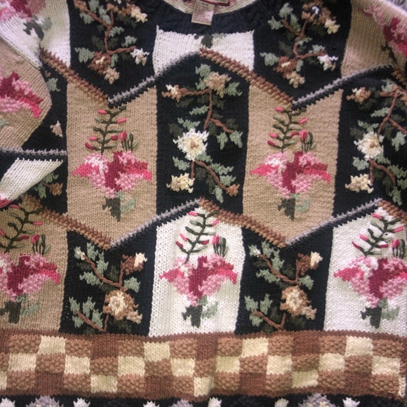 Crystal-Kobe Sweaters, Size M - Picture 11 of 11